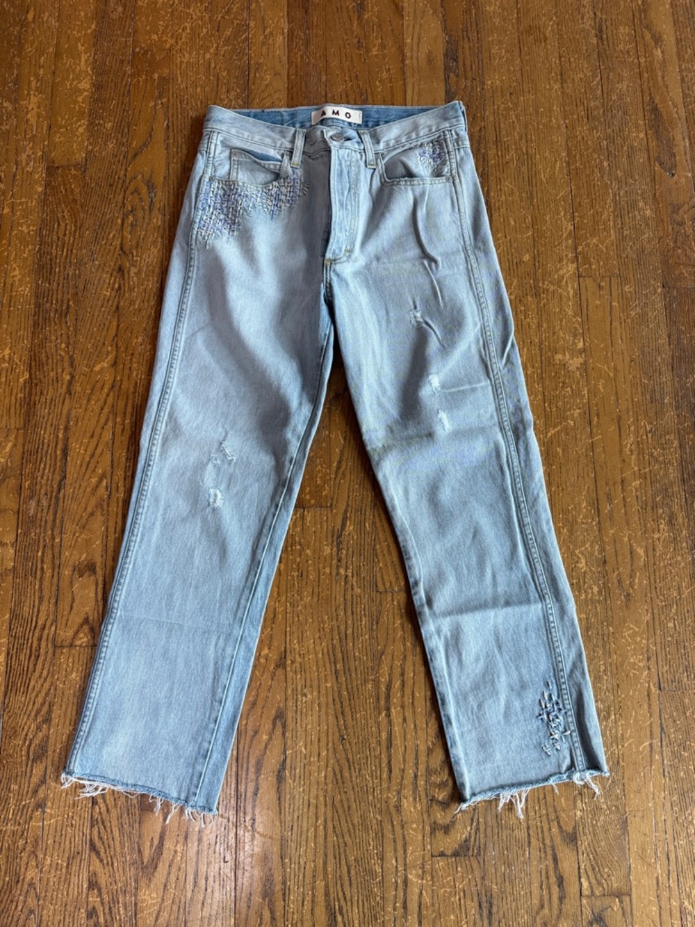 NWOT AMO Loverboy Cropped Embellished Jeans. Size 26 - Picture 7 of 12